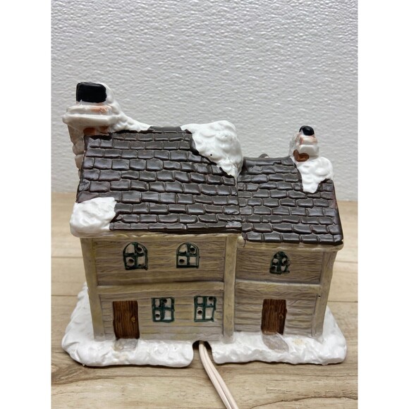 Vtg 1991 Christmas Valley Bakery Inn Illuminated Porcelain Building - Picture 8 of 16